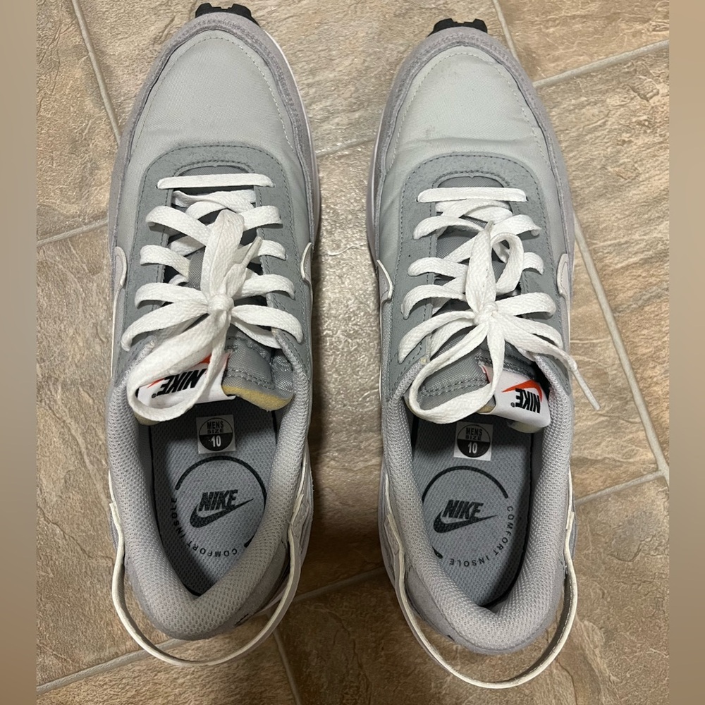 Nike Waffle Debut
Grey Fog White